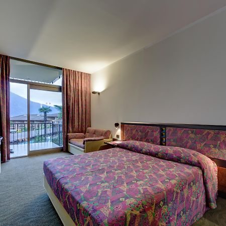 Hotel Leonardo Da Vinci ลีโมเนซุลการ์ดา ภายนอก รูปภาพ