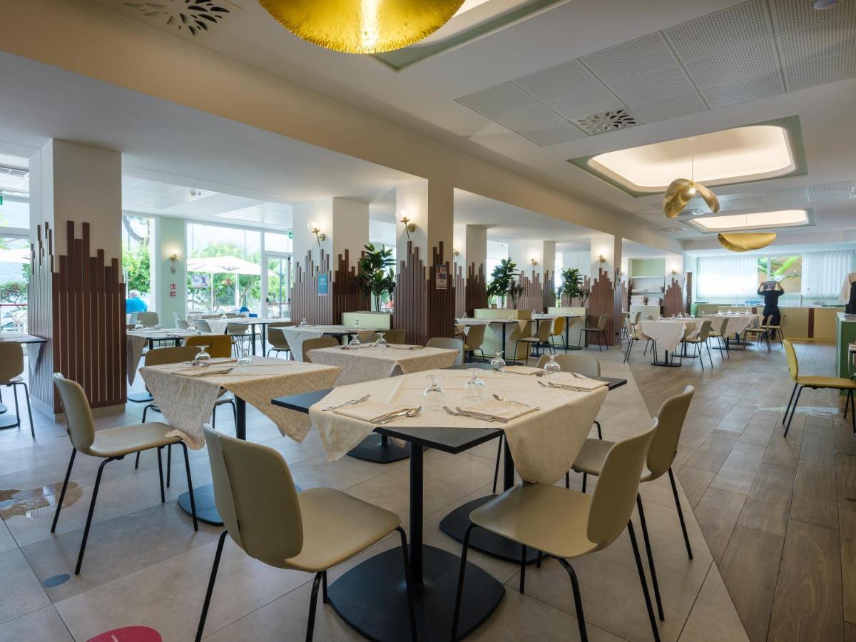 Hotel Leonardo Da Vinci ลีโมเนซุลการ์ดา ภายนอก รูปภาพ