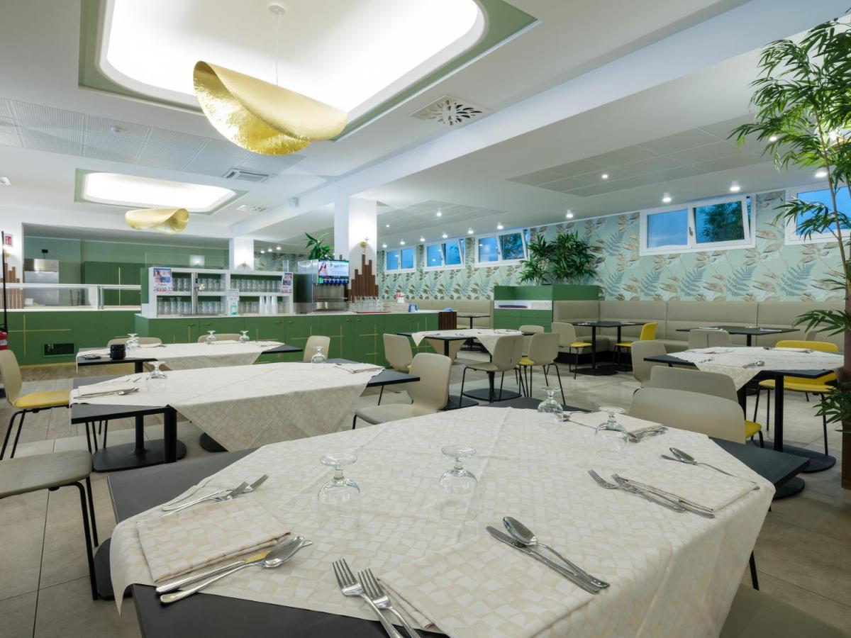 Hotel Leonardo Da Vinci ลีโมเนซุลการ์ดา ภายนอก รูปภาพ