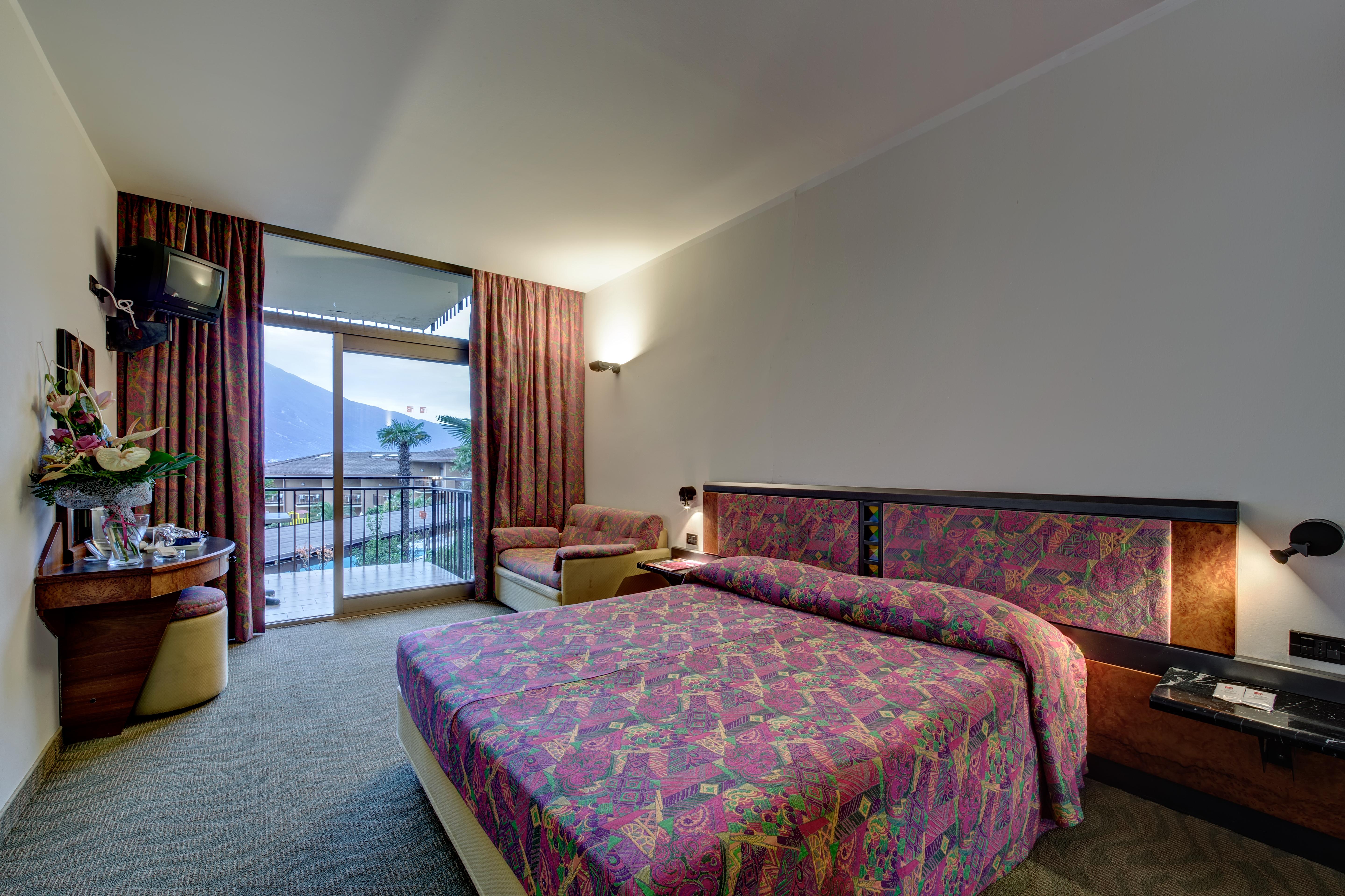 Hotel Leonardo Da Vinci ลีโมเนซุลการ์ดา ภายนอก รูปภาพ
